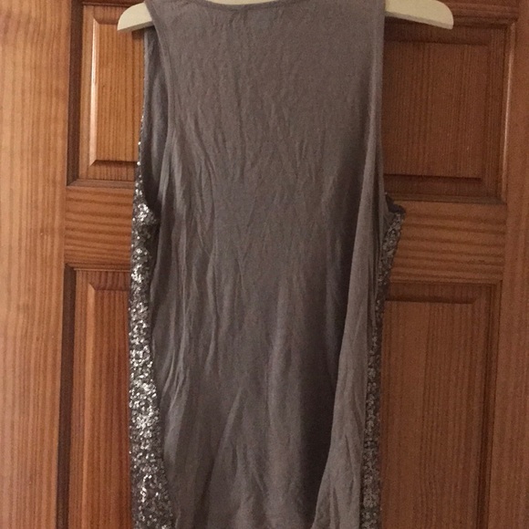 Top - Picture 2 of 3